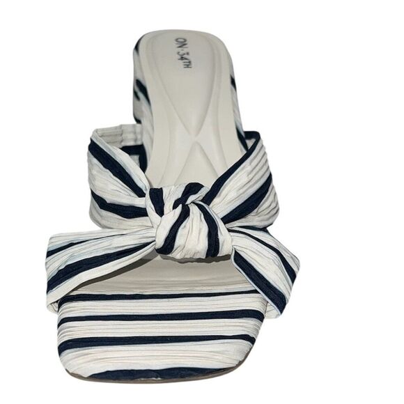 On 34th Women's Gaiaa Bow Block-Heel Dress Sandals, size 10M - Picture 2 of 5